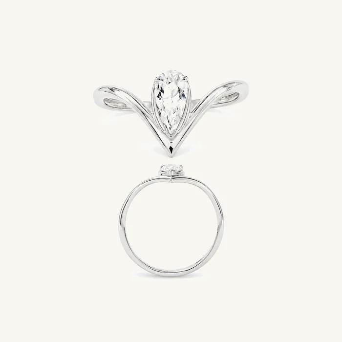 טבעת סוליטר | בשיבוץ אבן טיפה | 0.50 CT — תמונת סטודיו