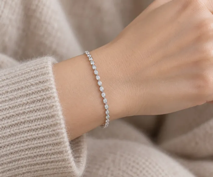 צמיד טניס | בשיבוץ אבן אובל | 2.00 CT - תמונת דוגמנית מאושרת