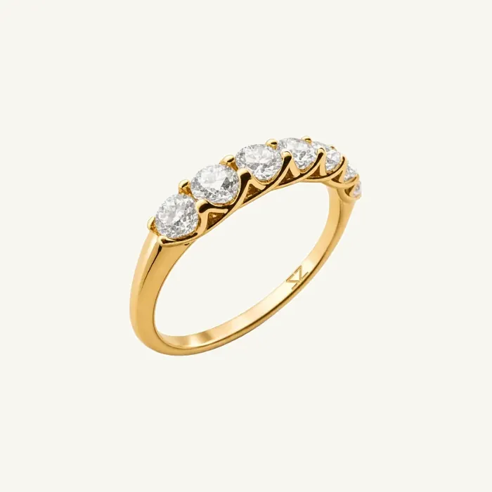 Row Ring with 7 Round Stones · 0.84 ct