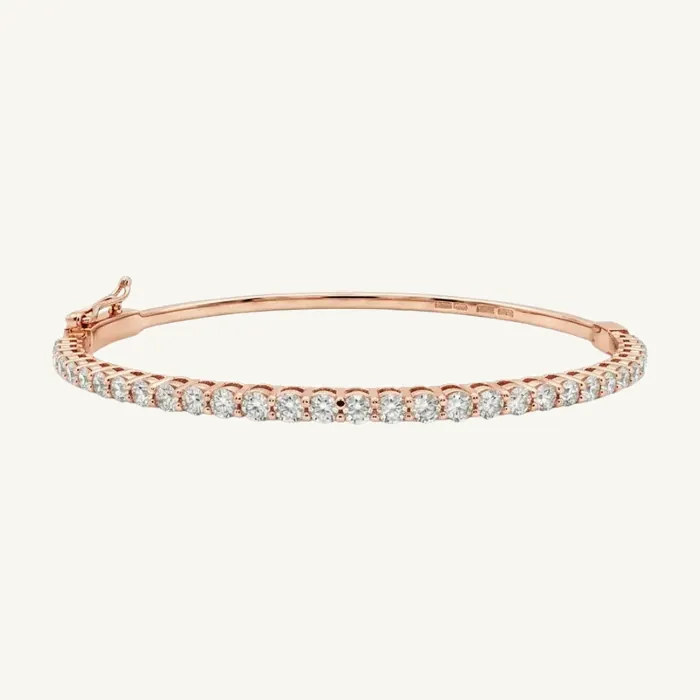 Rigid Bracelet with Round Stones · 1.38 ct