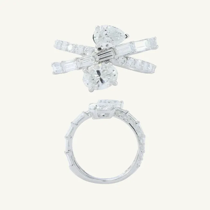 Дизайнерское кольцо с камнями огранки «груша», «маркиз» и «изумруд» · 2.5 ct
