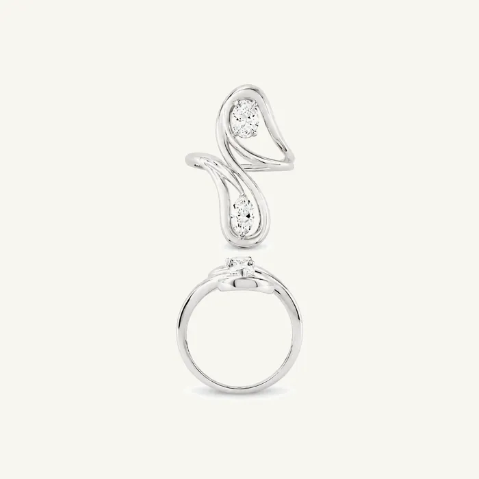 טבעת מעוצבת | בשיבוץ אבן מרקיזה + אובל | 1.25 CT — תמונת סטודיו