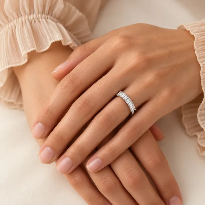 Row Ring with 9 Emerald-Cut Stones · 1.70 ct