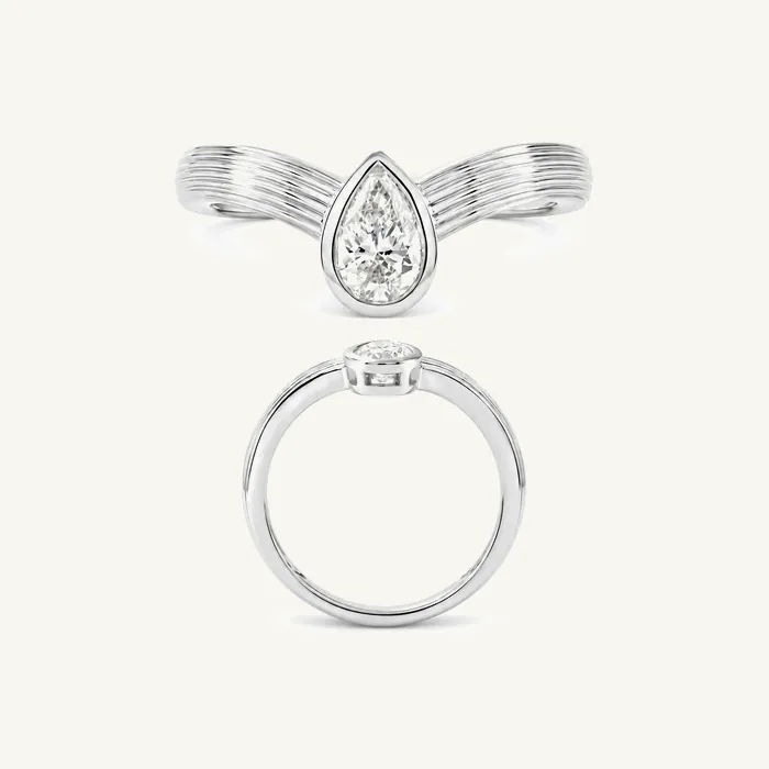 טבעת סוליטר | בשיבוץ אבן מרכזית טיפה | 0.52 CT — תמונת סטודיו