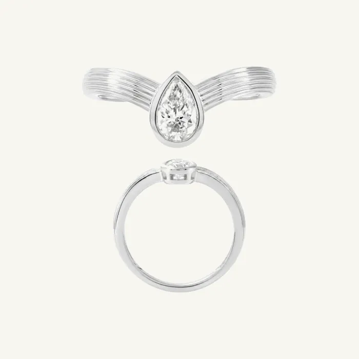 טבעת סוליטר | בשיבוץ אבן מרכזית טיפה | 0.52 CT