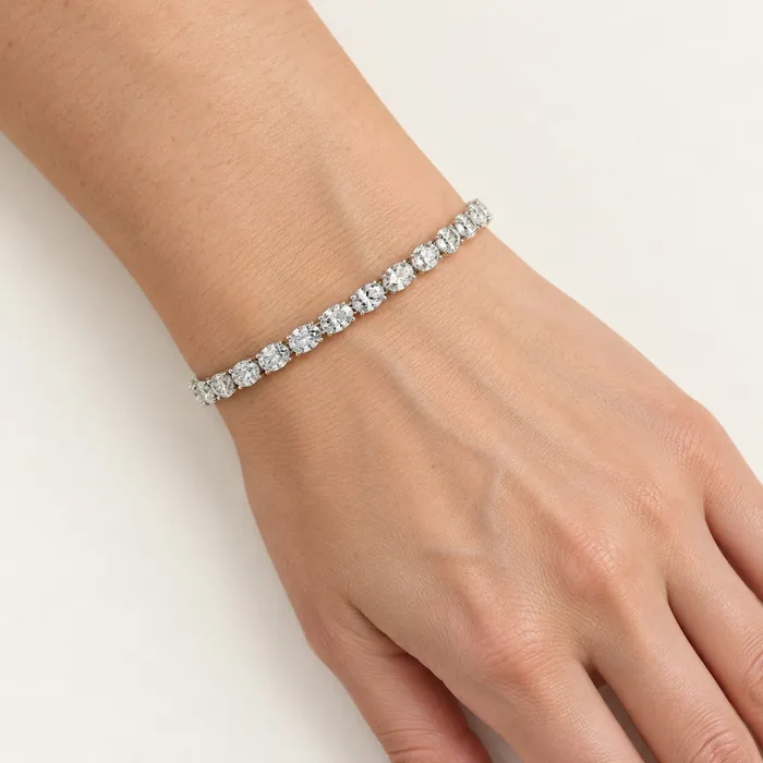 Tennis Bracelet with Oval Stones · 10.89 ct
