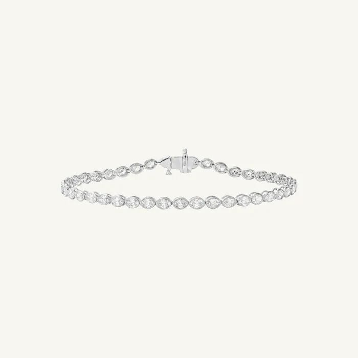 Tennis Bracelet with Oval Stones · 2.94 ct