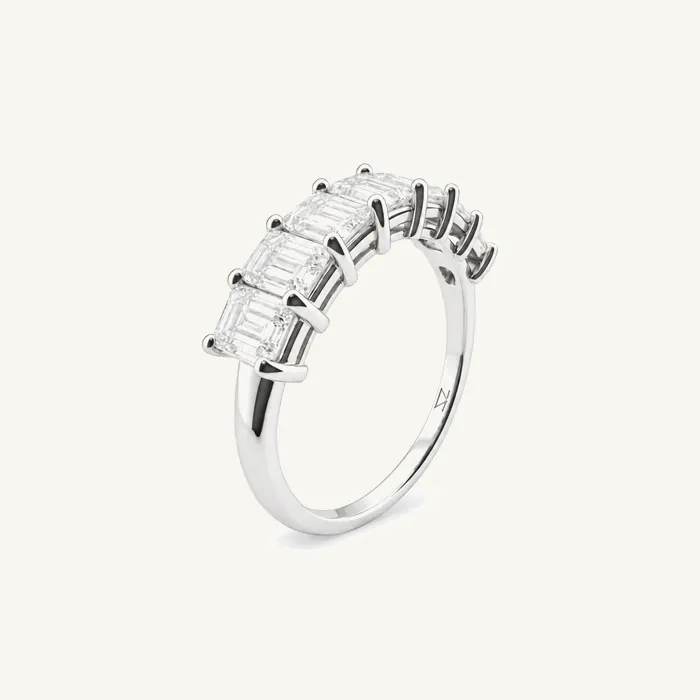 Row Ring with 9 Emerald-Cut Stones · 1.70 ct